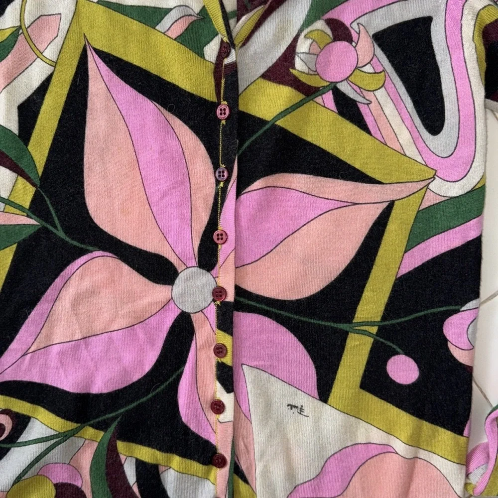 Emilio Pucci authentic 100% cashmere V-neck button-down sweater sz S/M - Picture 2 of 9